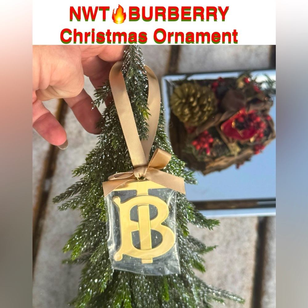 BURBERRY Gold TB LOGO Christmas🎄Ornament🔥Great Gift 🎁 Large, 2.5” x 2” NWT🎄🎁🔥